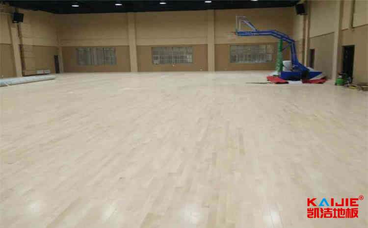 学校篮球地板怎么保养