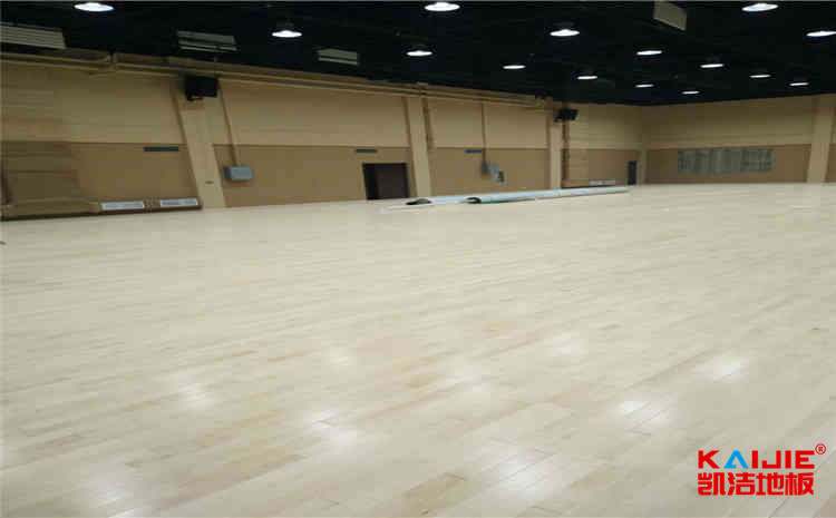 大型舞蹈室木地板怎么选