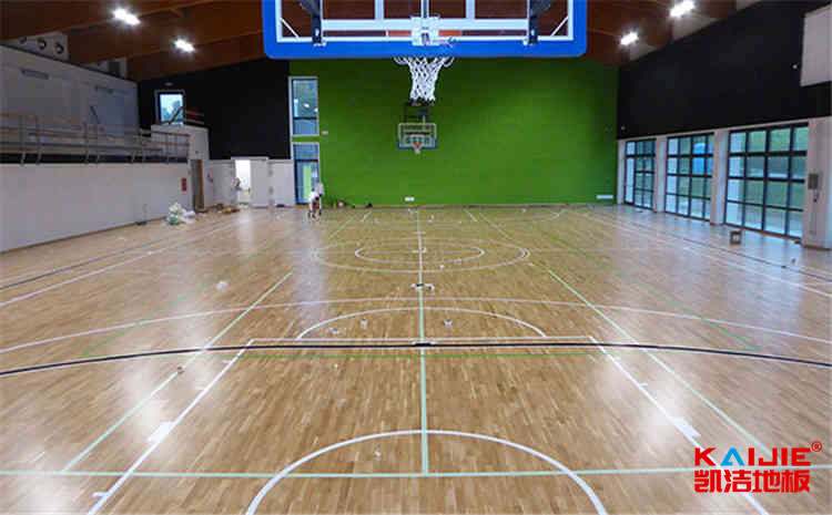 篮球场木地板特点