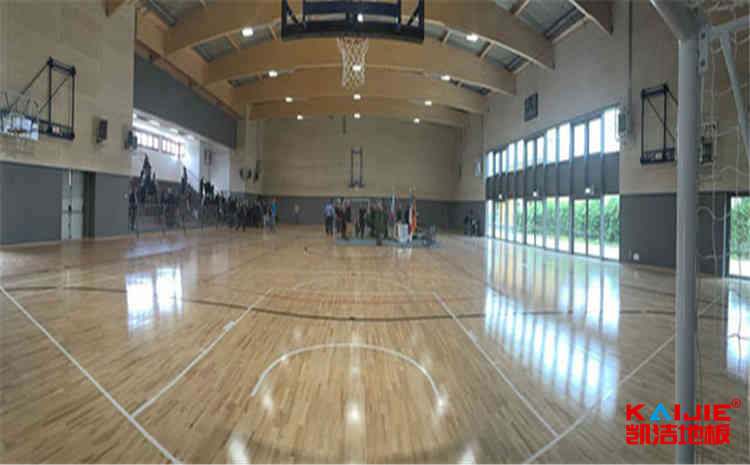 柞木篮球场地板保养