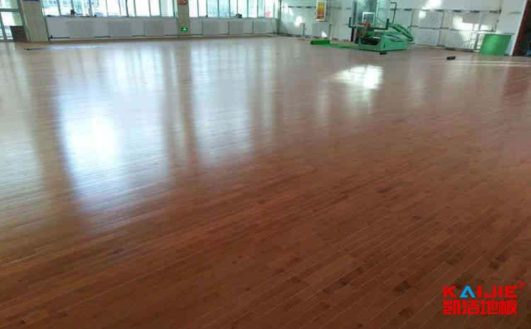 如何保障篮球场木地板安装质量