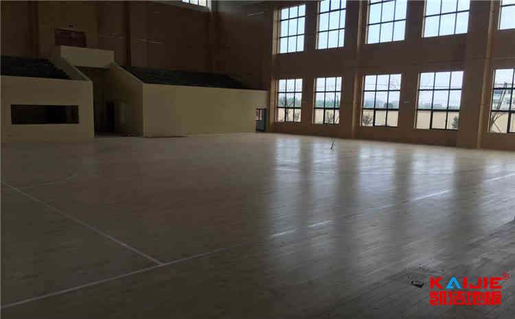 篮球场木地板是什么